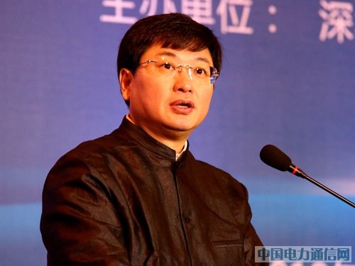 圖文:中國聯通總經理陸益民發言